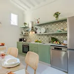 The Oasis, A Inside With Private Lucca