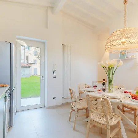 The Oasis, A Inside With Private *