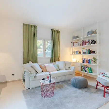 Διαμέρισμα The Oasis, A Inside With Private Λούκα